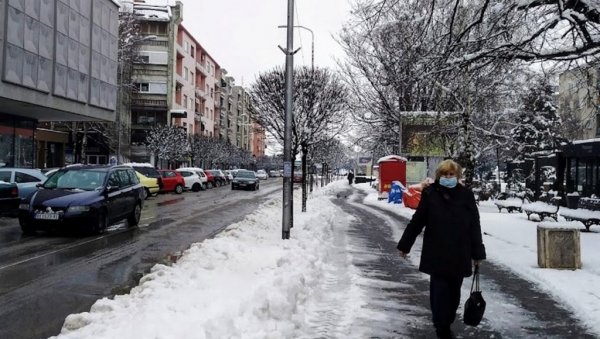 У ПАРАЋИНУ ЛАНЕ ПРЕМИНУЛО ВИШЕ ОД ХИЉАДУ ЉУДИ: За више деценија први пут премашена ова цифра У ПАРАЋИНУ ЛАНЕ ПРЕМИНУЛО ВИШЕ ОД ХИЉАДУ ЉУДИ: За више деценија први пут премашена ова цифра