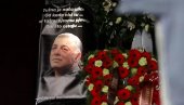 АКИЈЕВА ЋЕРКА ГОВОРОМ РАСПЛАКАЛА МНОГЕ: Бегај, тата, јер им је досадно горе без тебе АКИЈЕВА ЋЕРКА ГОВОРОМ РАСПЛАКАЛА МНОГЕ: Бегај, тата, јер им је досадно горе без тебе
