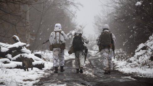 ZARAZA ŠIROM UKRAJINSKOG FRONTA: Uzrokuje povraćanje i krvarenje iz očiju - ima ih na hiljade (VIDEO) ZARAZA ŠIROM UKRAJINSKOG FRONTA: Uzrokuje povraćanje i krvarenje iz očiju - ima ih na hiljade (VIDEO)