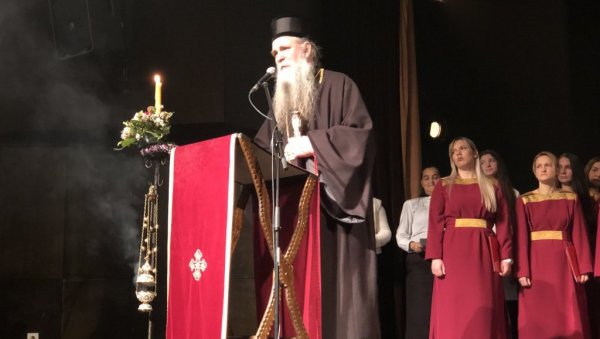 ХЕРЦЕГ НОВИ НА ПУТУ СВЕТОСАВЉА: Митрополит Јоаникије се обратио на свечаној академији (ФОТО/ВИДЕО) ХЕРЦЕГ НОВИ НА ПУТУ СВЕТОСАВЉА: Митрополит Јоаникије се обратио на свечаној академији (ФОТО/ВИДЕО)