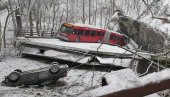 ПУЗАО САМ УЗ БРДО: Возач описао стравичне тренутке током рушења моста (ФОТО) ПУЗАО САМ УЗ БРДО: Возач описао стравичне тренутке током рушења моста (ФОТО)