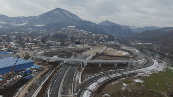ПАТРОЛА НОВОСТИ НА НОВОЈ ТРАСИ АУТО-ПУТА: Како ће се од сутра Милошем Великим путовати брже и лагодније (ВИДЕО) ПАТРОЛА НОВОСТИ НА НОВОЈ ТРАСИ АУТО-ПУТА: Како ће се од сутра Милошем Великим путовати брже и лагодније (ВИДЕО)