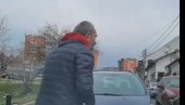 СНИМАК БРУТАЛНОГ НАПАДА: Таксиста урлао на девојку на Звездари(ВИДЕО) СНИМАК БРУТАЛНОГ НАПАДА: Таксиста урлао на девојку на Звездари(ВИДЕО)