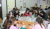 МАШТОМ ОСЛИКАЛИ ЧАШЕ Креативне радионице у ОШ Ђура Јакшић у Матаругама код Краљева МАШТОМ ОСЛИКАЛИ ЧАШЕ Креативне радионице у ОШ Ђура Јакшић у Матаругама код Краљева