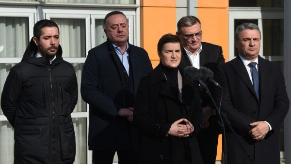 ИМАМ СВОЈЕ СУМЊЕ Брнабић: Немам непосредна сазнања о томе ко је политички инспиратор планиранор атентата на Вучића ИМАМ СВОЈЕ СУМЊЕ Брнабић: Немам непосредна сазнања о томе ко је политички инспиратор планиранор атентата на Вучића