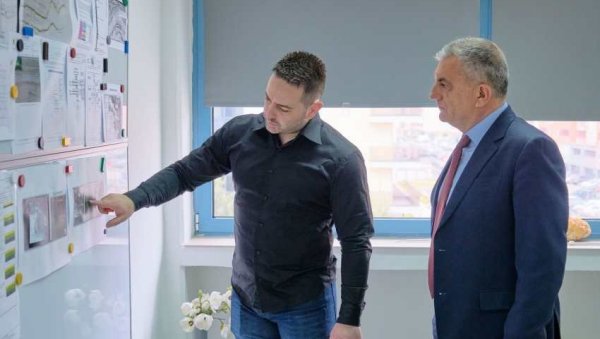У ЈАДРАНУ ЦЕДЕ СУВУ БУШОТИНУ? Представљени планови за истраживање нафте, министарство не одустаје од претраживања мора У ЈАДРАНУ ЦЕДЕ СУВУ БУШОТИНУ? Представљени планови за истраживање нафте, министарство не одустаје од претраживања мора