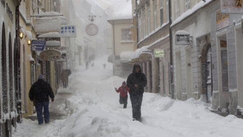SA ARKTIKA KA BALKANU IDE LEDENA OLUJA U Grčkoj hitno upozorenje zbog Olivera: Donosi hladno vreme, nevreme i sneg (FOTO) SA ARKTIKA KA BALKANU IDE LEDENA OLUJA U Grčkoj hitno upozorenje zbog Olivera: Donosi hladno vreme, nevreme i sneg (FOTO)