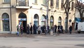КАСНЕ РАЧУНИ: Гужве испред „Водовода“ у Пожаревцу