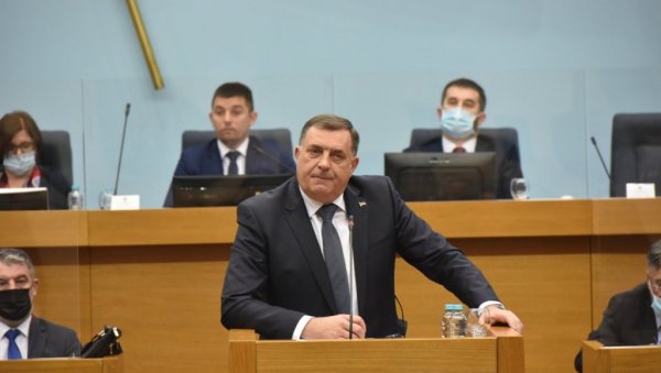 БЕЗ САНКЦИЈА ЗА РУСИЈУ: Одржана Седница Скупштине РС, Додик поручио - Британска политика је покварена и Европа ће имати последице због тога БЕЗ САНКЦИЈА ЗА РУСИЈУ: Одржана Седница Скупштине РС, Додик поручио - Британска политика је покварена и Европа ће имати последице због тога