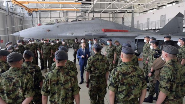 ОБУКА НА НАЈСАВРЕМЕНИЈИМ АВИОНИМА И ХЕЛИКОПТЕРИМА: Расписани конкурси за РВ и ПВО (ФОТО) ОБУКА НА НАЈСАВРЕМЕНИЈИМ АВИОНИМА И ХЕЛИКОПТЕРИМА: Расписани конкурси за РВ и ПВО (ФОТО)