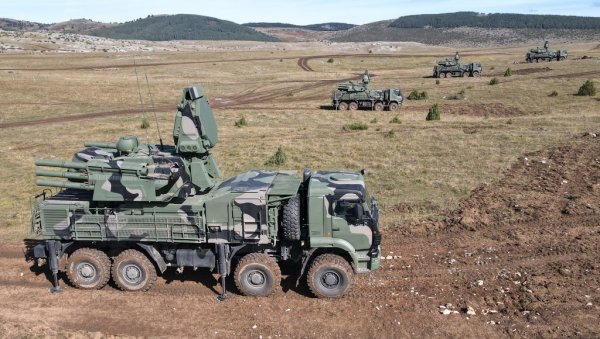 ПОГЛЕДАЈТЕ - ОВО ЈЕ НАЈНОВИЈИ ПАНЦИР-СМ: Руска модификација за рат против дронова, крстарећих ракета и пројектила ATAMCS! (ВИДЕО)