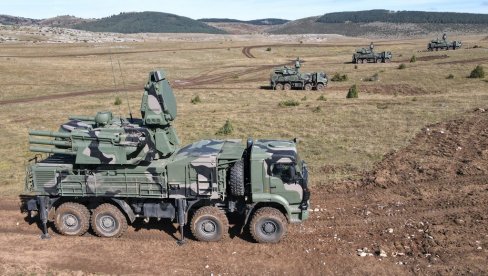 POGLEDAJTE - OVO JE NAJNOVIJI PANCIR-SM: Ruska modifikacija za rat protiv dronova, krstarećih raketa i projektila ATAMCS! (VIDEO) POGLEDAJTE - OVO JE NAJNOVIJI PANCIR-SM: Ruska modifikacija za rat protiv dronova, krstarećih raketa i projektila ATAMCS! (VIDEO)