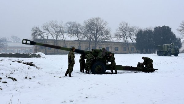 АРТИЉЕРЦИ ВОЈСКЕ СРБИЈЕ: Обука послуге на самоходном ВБР Огањ и хаубици М-84 Нора (ФОТО) АРТИЉЕРЦИ ВОЈСКЕ СРБИЈЕ: Обука послуге на самоходном ВБР Огањ и хаубици М-84 Нора (ФОТО)