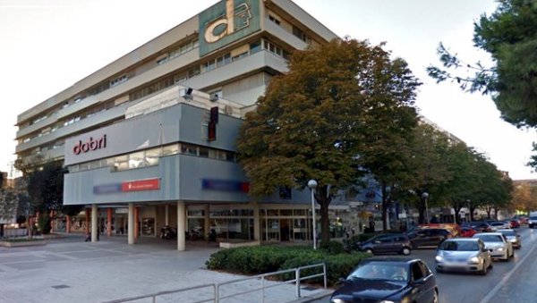 УЗЕЛИ ЗГРАДЕ ЈУГОБАНКЕ, САД ТРАЖЕ И НОВАЦ: Загребачка Привредна банка поднела два захтева пред судом у Београду УЗЕЛИ ЗГРАДЕ ЈУГОБАНКЕ, САД ТРАЖЕ И НОВАЦ: Загребачка Привредна банка поднела два захтева пред судом у Београду