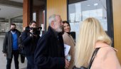 МИКА АЛЕКСИЋ СТИГАО У ПАЛАТУ ПРАВДЕ: Учитељ глуме данас износи одбрану (ФОТО/ВИДЕО) МИКА АЛЕКСИЋ СТИГАО У ПАЛАТУ ПРАВДЕ: Учитељ глуме данас износи одбрану (ФОТО/ВИДЕО)