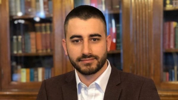ТОДОРОВИЋ ЈЕРЕМИЋУ: Никада о народу није бринуо ТОДОРОВИЋ ЈЕРЕМИЋУ: Никада о народу није бринуо