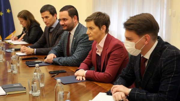 АНА БРНАБИЋ РАЗГОВАРАЛА СА КОШАРОМ: Циљ Србије је да отвори Кластер 3 АНА БРНАБИЋ РАЗГОВАРАЛА СА КОШАРОМ: Циљ Србије је да отвори Кластер 3