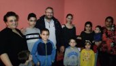 МАЈКА ХРАБРОСТ ИЗ ЧУРУГА КОД ЖАБЉА: Сама храни 11 деце, а 11 година немају струју МАЈКА ХРАБРОСТ ИЗ ЧУРУГА КОД ЖАБЉА: Сама храни 11 деце, а 11 година немају струју