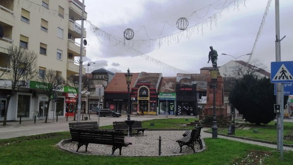 БЛАГИ ПАД КОРОНА БРОЈКИ У ПАРАЋИНУ: Нових инфекција јуче симболично испод 100 БЛАГИ ПАД КОРОНА БРОЈКИ У ПАРАЋИНУ: Нових инфекција јуче симболично испод 100