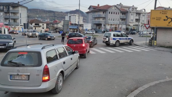 ЗА ПАР САТИ ОТКРИВЕНА ТРИ ПИЈАНА ВОЗАЧА У НОВОМ ПАЗАРУ: Једном измерена преко два промила алкохола у организму ЗА ПАР САТИ ОТКРИВЕНА ТРИ ПИЈАНА ВОЗАЧА У НОВОМ ПАЗАРУ: Једном измерена преко два промила алкохола у организму