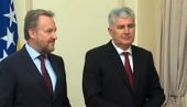 РУШИЛАЧКИ ПОТЕЗ СДА! Човић се огласио после пропалих преговора у Сарајеву РУШИЛАЧКИ ПОТЕЗ СДА! Човић се огласио после пропалих преговора у Сарајеву