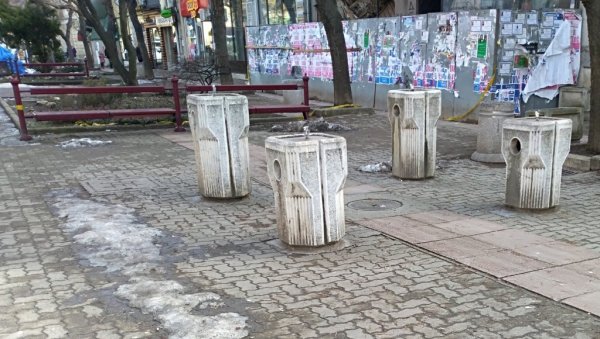 ОПЕТ ВАН ФУНКЦИЈЕ: Чесме у центру Пожаревца поново не раде ОПЕТ ВАН ФУНКЦИЈЕ: Чесме у центру Пожаревца поново не раде