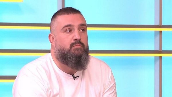 БОЈАН ОСЛОБОЂЕН КАЗНЕ: Возио жену на порођај брзином преко 120 на сат, полиција га зауставила, па отпратила до породилишта БОЈАН ОСЛОБОЂЕН КАЗНЕ: Возио жену на порођај брзином преко 120 на сат, полиција га зауставила, па отпратила до породилишта