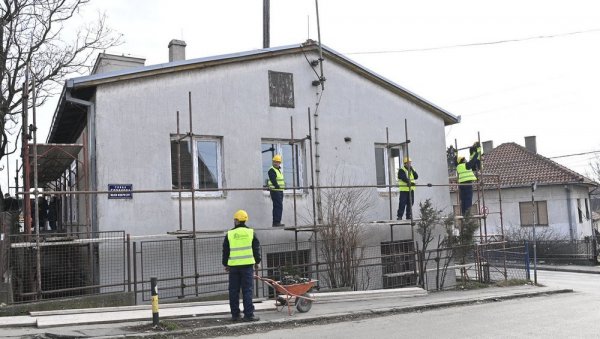 УСЛУЖНИ ЦЕНТАР У МАЛОМ МОКРОМ ЛУГУ: Отвара се испостава општине Звездара УСЛУЖНИ ЦЕНТАР У МАЛОМ МОКРОМ ЛУГУ: Отвара се испостава општине Звездара
