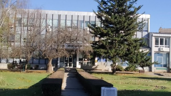 ЗА ПРОЈЕКТЕ У КУЛТУРИ 2,5 МИЛИОНА ДИНАРА: У Параћину расписан конкурс за (су)финансирање из буџета ЗА ПРОЈЕКТЕ У КУЛТУРИ 2,5 МИЛИОНА ДИНАРА: У Параћину расписан конкурс за (су)финансирање из буџета