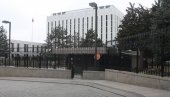 RUSKA AMBASADA UPUTILA APEL BEOGRAĐANIMA: Ne palite sveće ispred zgrade ambasade RUSKA AMBASADA UPUTILA APEL BEOGRAĐANIMA: Ne palite sveće ispred zgrade ambasade