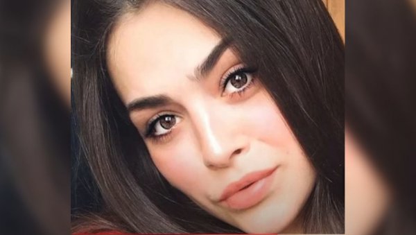 ЗАДАВИЛА ЈУ ЈЕ СОПСТВЕНА КОСА: Прелепа Белорускиња била трудна (21), спремали јој свадбу (ФОТО+ВИДЕО) ЗАДАВИЛА ЈУ ЈЕ СОПСТВЕНА КОСА: Прелепа Белорускиња била трудна (21), спремали јој свадбу (ФОТО+ВИДЕО)
