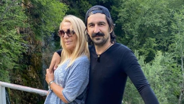 ВЕЉКО ЈЕ НЕУРЕДАН: Верица Ракочевић шокирала изјавама о 35 година млађем мужу ВЕЉКО ЈЕ НЕУРЕДАН: Верица Ракочевић шокирала изјавама о 35 година млађем мужу