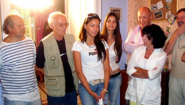 ШТА СЕ ДЕШАВАЛО ИЗА КАМЕРА? Љубав, навика, паника је серија коју и данас обожавамо, а ево како је изгледало снимање (ФОТО) ШТА СЕ ДЕШАВАЛО ИЗА КАМЕРА? Љубав, навика, паника је серија коју и данас обожавамо, а ево како је изгледало снимање (ФОТО)
