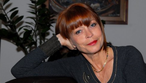 БИО ЈЕ ДУПЛО СТАРИЈИ ОД МЕНЕ Неда била заљубљена у чувеног певача - он то није знао БИО ЈЕ ДУПЛО СТАРИЈИ ОД МЕНЕ Неда била заљубљена у чувеног певача - он то није знао