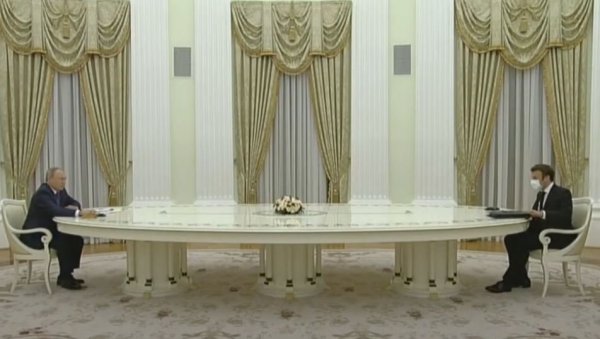НЕОЧЕКИВАН ОБРТ: Француска шаље амбасадора на инаугурацију Путина НЕОЧЕКИВАН ОБРТ: Француска шаље амбасадора на инаугурацију Путина