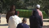 MOLITVA ZA DUŠU MALOG RAJANA: Tuga u severnom Maroku, kovčeg sa telom dečaka spušten u zemlju (FOTO+VIDEO)