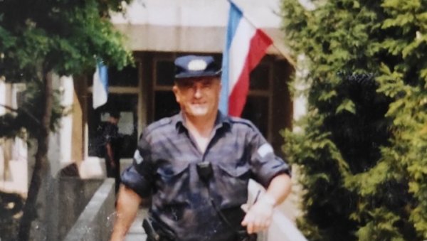 НА ВУЧИЋЕВУ ИНИЦИЈАТИВУ: Ђенерал Вељко Раденовић добија споменик у Крушевцу НА ВУЧИЋЕВУ ИНИЦИЈАТИВУ: Ђенерал Вељко Раденовић добија споменик у Крушевцу