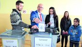 ПРИШТИНА ПРИПРЕМА ПОДМУКЛИ ТРИК: Бирачка места за Србе на КиМ као амбасаде?! ПРИШТИНА ПРИПРЕМА ПОДМУКЛИ ТРИК: Бирачка места за Србе на КиМ као амбасаде?!