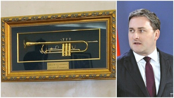 ДЕКИЈЕВА ТРУБА: Никола Селаковић урамио инструмент мајстора из завичаја ДЕКИЈЕВА ТРУБА: Никола Селаковић урамио инструмент мајстора из завичаја