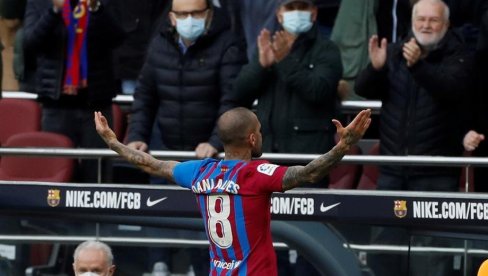 DANI ALVES VIŠE NE POSTOJI! Barselona žestoko ponizila nekada slavnog fudbalera, a sada silovatelja DANI ALVES VIŠE NE POSTOJI! Barselona žestoko ponizila nekada slavnog fudbalera, a sada silovatelja