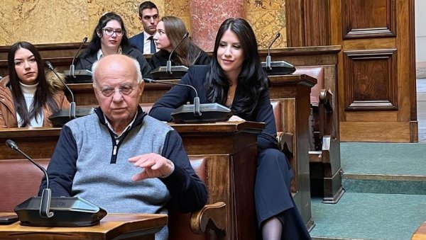 ТОМА ФИЛА ОДРЖАО ПРЕДАВАЊЕ: Послао поруку будућим колегама на Правном факултету ТОМА ФИЛА ОДРЖАО ПРЕДАВАЊЕ: Послао поруку будућим колегама на Правном факултету