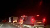 TEŠKA SAOBRAĆAJNA NESREĆA KOD LOZNICE: Četvoro povređeno, “audi” udario u banderu TEŠKA SAOBRAĆAJNA NESREĆA KOD LOZNICE: Četvoro povređeno, “audi” udario u banderu
