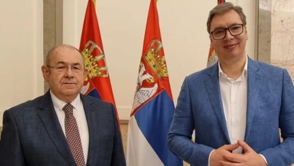 ПОНОСАН НА ПРИЈАТЕЉСТВО И РЕЗУЛТАТЕ: Вучић се састао са Пастором, договорено огромно улагање у Палићко језеро (ФОТО) ПОНОСАН НА ПРИЈАТЕЉСТВО И РЕЗУЛТАТЕ: Вучић се састао са Пастором, договорено огромно улагање у Палићко језеро (ФОТО)