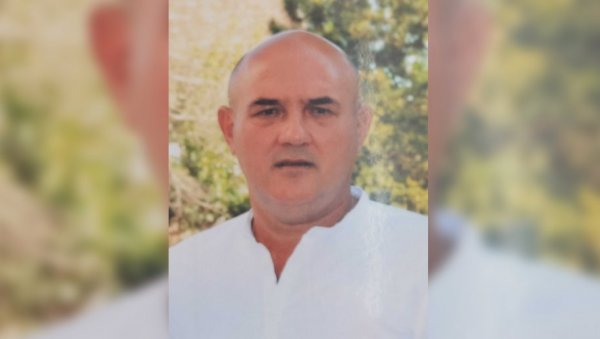 САХРАЊЕН ДРАГАН КОЈИ ЈЕ ПРОНАЂЕН ЗАКЛАН НА БРОДУ: Породица морнара очајна, река људи дошла да се опрости САХРАЊЕН ДРАГАН КОЈИ ЈЕ ПРОНАЂЕН ЗАКЛАН НА БРОДУ: Породица морнара очајна, река људи дошла да се опрости