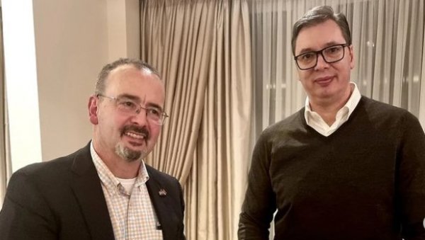 ВУЧИЋ ИСПРАТИО ГОДФРИЈА: Хвала на подршци коју нам је пружио, односи Србије и Сад су на значајно вишем нивоу (ФОТО) ВУЧИЋ ИСПРАТИО ГОДФРИЈА: Хвала на подршци коју нам је пружио, односи Србије и Сад су на значајно вишем нивоу (ФОТО)