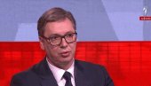 ВУЧИЋ ПОРУЧИО ГРАЂАНИМА: Расту плате у Србији, просечна пензија ће бити 500 евра ВУЧИЋ ПОРУЧИО ГРАЂАНИМА: Расту плате у Србији, просечна пензија ће бити 500 евра