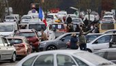 САМО 30 ЛИТАРА ПО АУТОМОБИЛУ: Штрајкови ограничили точење горива у Француској САМО 30 ЛИТАРА ПО АУТОМОБИЛУ: Штрајкови ограничили точење горива у Француској