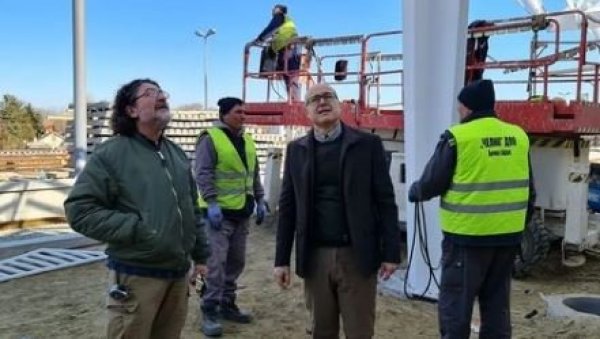 ПОНОСАН САМ ШТО САМ ДЕО СРБИЈЕ КОЈА СЕ МЕЊА: Вучевић се захвалио радницима који реновирају Главну железничку станицу (ФОТО) ПОНОСАН САМ ШТО САМ ДЕО СРБИЈЕ КОЈА СЕ МЕЊА: Вучевић се захвалио радницима који реновирају Главну железничку станицу (ФОТО)
