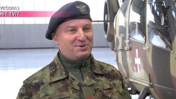 ЗБОГ ЉУБАВИ БЕЖАО ИЗ КАСАРНЕ: Како је председник Вучић служио војску са Срђаном Митровићем из Ниша ЗБОГ ЉУБАВИ БЕЖАО ИЗ КАСАРНЕ: Како је председник Вучић служио војску са Срђаном Митровићем из Ниша