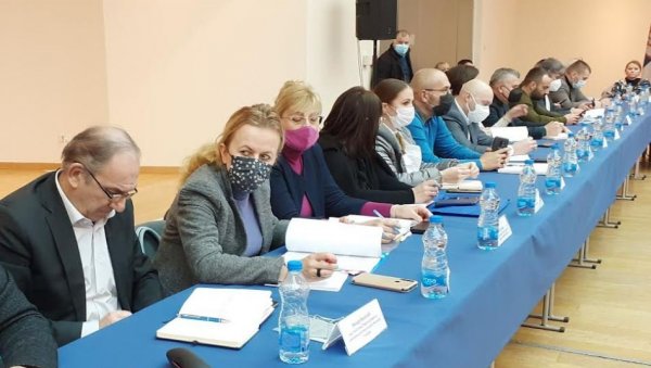 НА ГРАД ЧЕКА 1.500 АДРЕСА: Професионални управници у Нишу затражили помоћ локалне самоуправе при решавању бројних проблема НА ГРАД ЧЕКА 1.500 АДРЕСА: Професионални управници у Нишу затражили помоћ локалне самоуправе при решавању бројних проблема